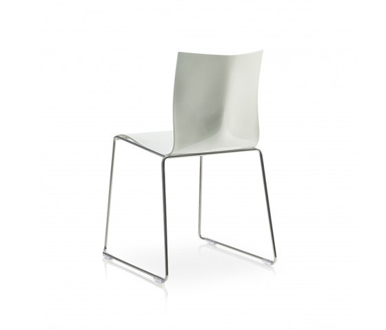 CHAIRIK in Plastic 107 | Chairs | Engelbrechts