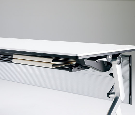 Folding Table NT | Objekttische | Okamura