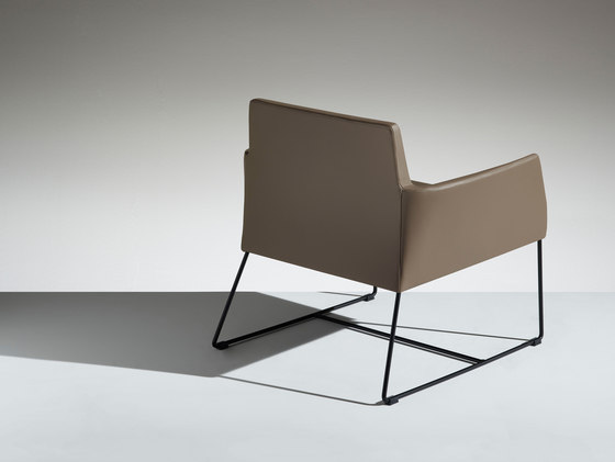 Fleet Lounge armchair on slide base | Armchairs | Lamm