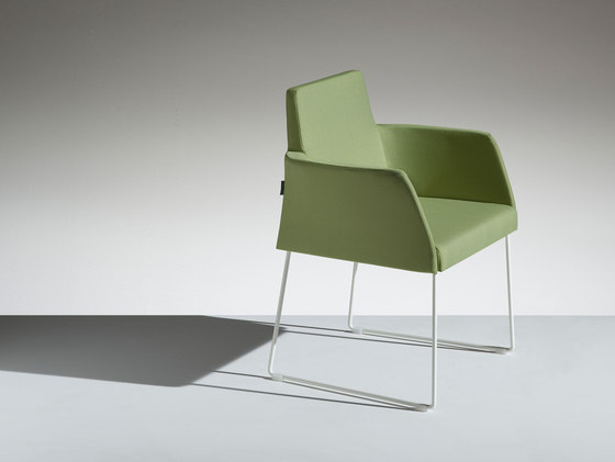 Fleet Lounge armchair on slide base | Chairs | Lamm