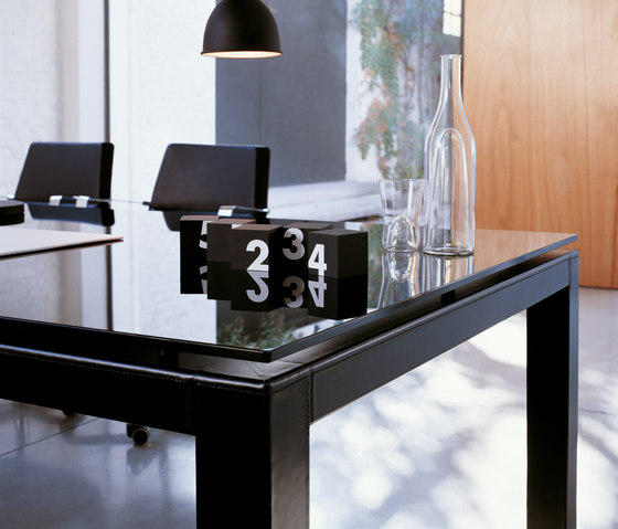 Abaco Table | Esstische | Enrico Pellizzoni