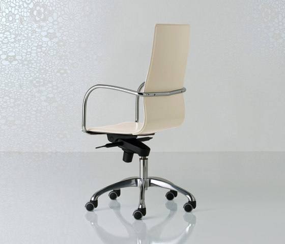 Micad Swivel chair high back | Chaises | Enrico Pellizzoni