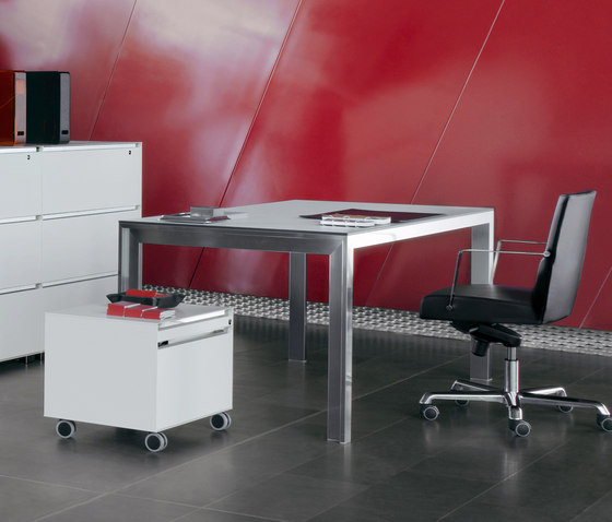 Strato Table | Desks | Enrico Pellizzoni