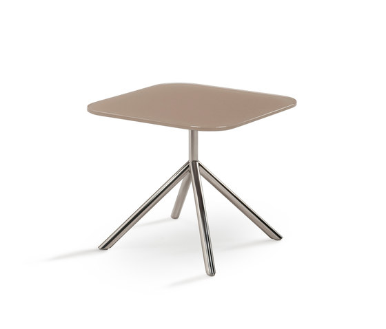 Shell Side Table | Tables d'appoint | FueraDentro