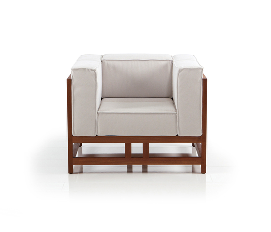 easy pieces lodge chair | Sillones | Brühl