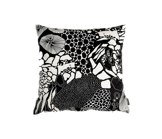 Salamander black I white Cushion | Cushions | BANTIE
