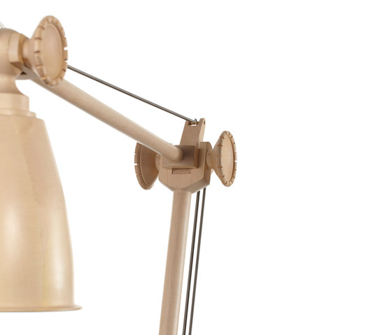 position Floor lamp | Lámparas de pie | moooi