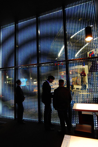 powerglass® Medienfassade: Kubus | Fassadensysteme | Peter Platz Spezialglas