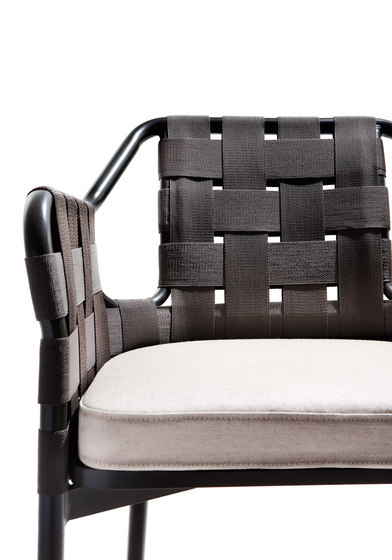 Obi armchair | Chairs | Varaschin