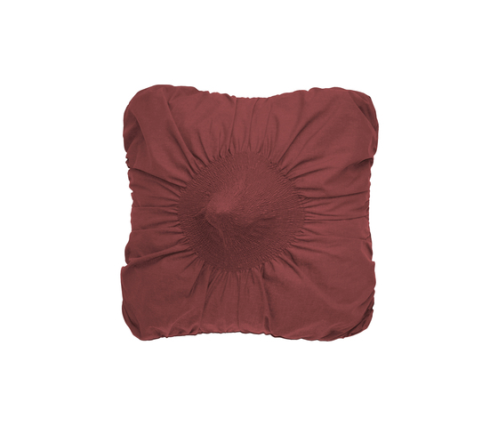 Anemone cushion bordo | Cushions | Poemo Design