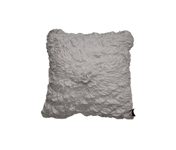 Corallo cushion marrone | Cushions | Poemo Design