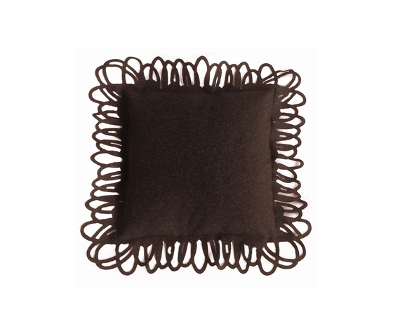 Jackson cushion marrone | Cushions | Poemo Design