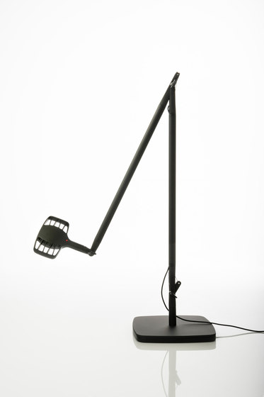 Otto Watt | Lampade tavolo | LUCEPLAN