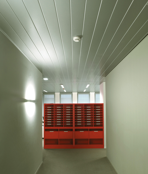Metal Ceiling Linear Closed | Architonic