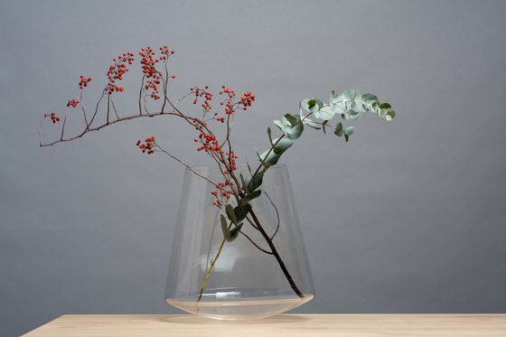 Straight A | Vase | Vases | Edition Nikolas Kerl