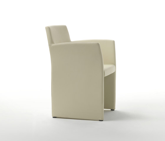 Oscar Armchair | Chairs | Marelli