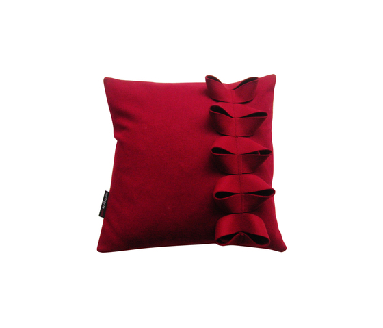 Hoop cushion | Cushions | ANNE KYYRÖ QUINN