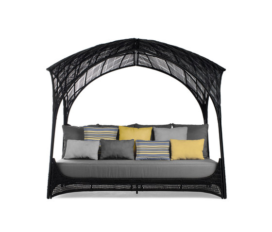 Hagia Daybed | Sun loungers | Kenneth Cobonpue