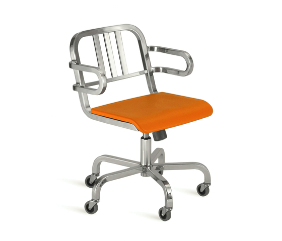 Nine-0™ Swivel armchair | Chaises de bureau | emeco