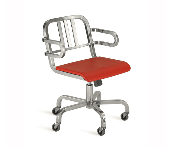 Nine-0™ Swivel armchair | Chaises de bureau | emeco