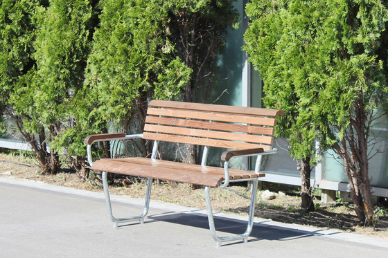 Landi Bench for Senior Citizens in NATWOOD | Benches | BURRI