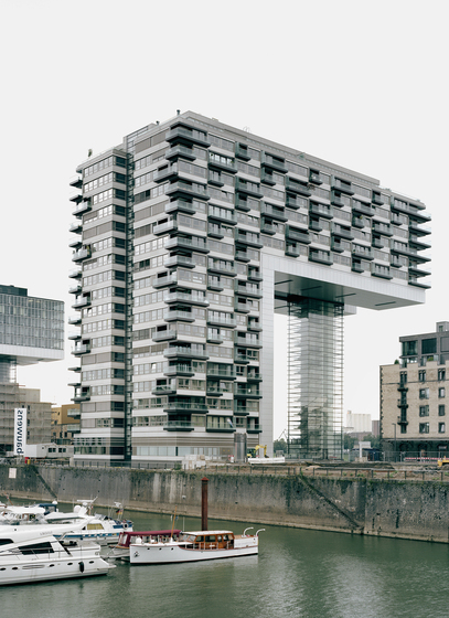 concrete skin | Pandion Vista Office and Living Building Cologne | Sistemi facciate | Rieder