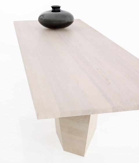 Varan | table | Dining tables | more