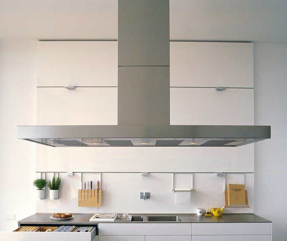 Extractor with stainless steel flat panel | Kitchen hoods | bulthaup