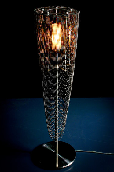 Circular Pod 150 Table Lamp | Tischleuchten | Willowlamp