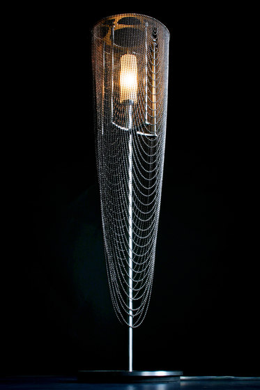 Circular Pod 150 Table Lamp | Tischleuchten | Willowlamp