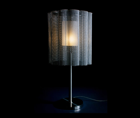 Scalloped Cropped 400 Table Lamp | Tischleuchten | Willowlamp