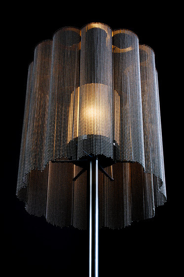 Scalloped Cropped 400 Standing Lamp | Lámparas de pie | Willowlamp
