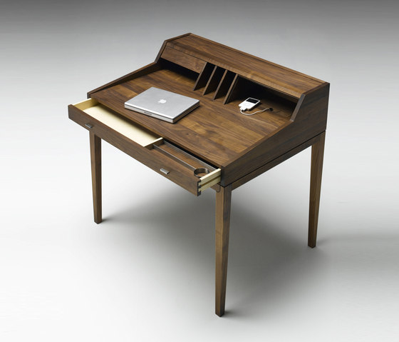 AK 1320 Desk | Bureaux | Naver Collection