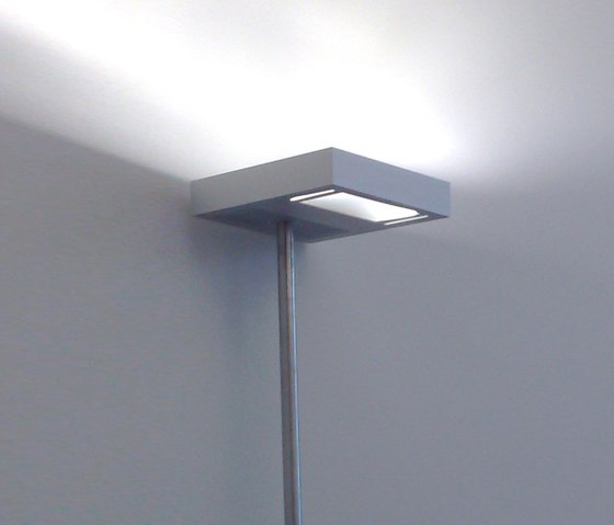 W Flat Floorstanding | Free-standing lights | QC lightfactory