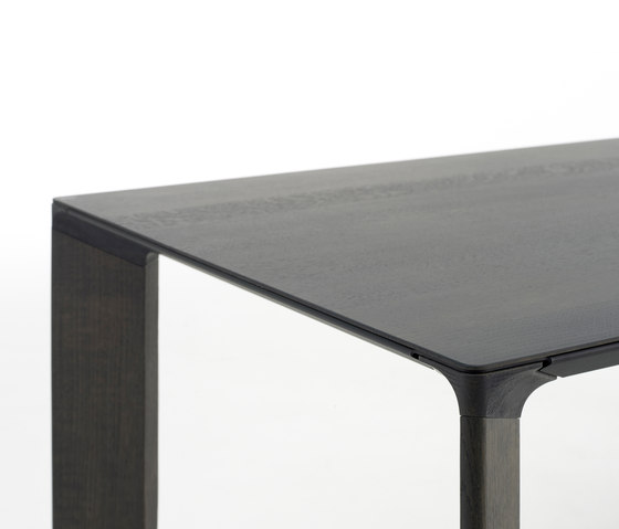 Steel table | Tavoli pranzo | Arco