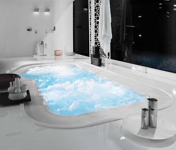 Minipool with grille by Kos | Bathtubs