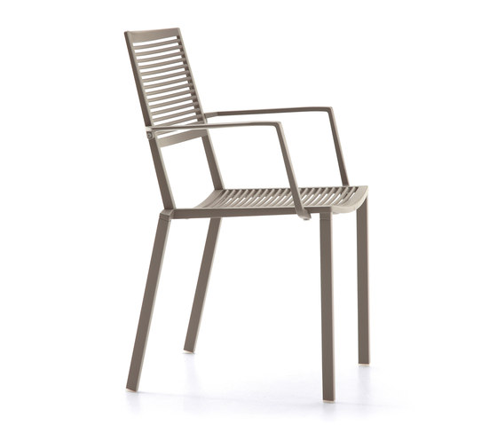 Omnia Selection - Easy chair with armrests | Sillas | Fast
