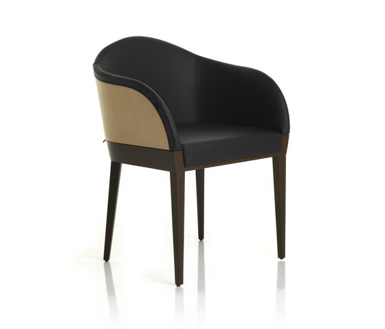 Agata Armlehnstuhl | Stühle | ALMA Design