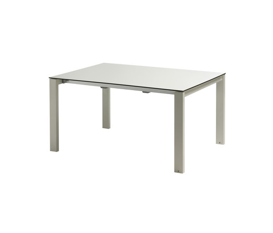 Round 6+4 seats extensible table with steel sheet top | 479 | Tables de repas | EMU Group