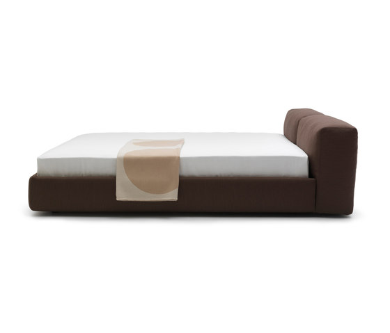 Superoblong Bed | Beds | Cappellini