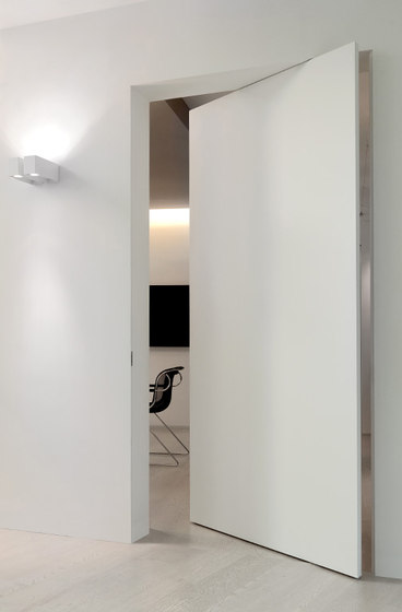 Brezza | Vertical Pivot Door | Internal doors | Linvisibile