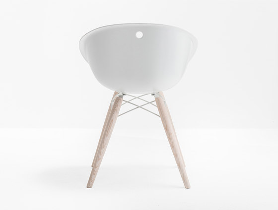 Gliss Wood 904 | Chairs | PEDRALI