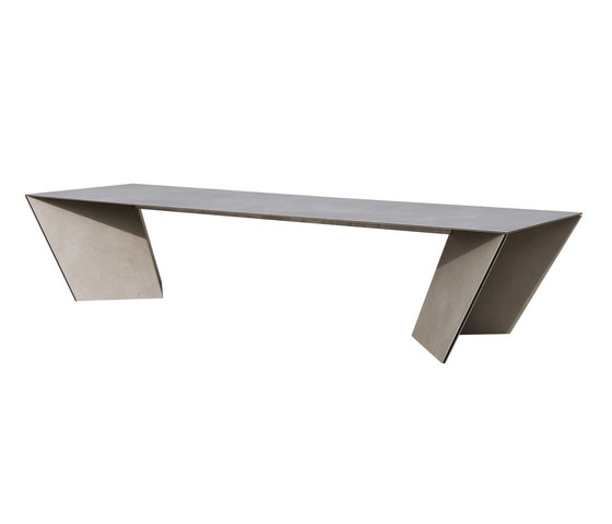 Angle | Dining tables | Calma