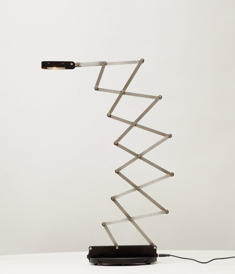 Ixo - Table lamp | Lampade tavolo | OLIGO