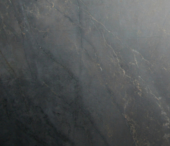 Scalea Marmol Negro Eclipse | Panneaux en pierre naturelle | Cosentino