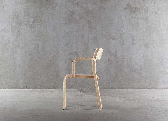 Blocco armchair 1475-40 | Chairs | Plank