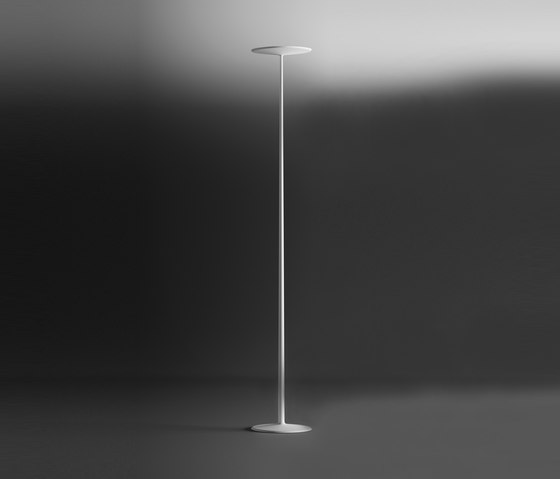 Skan Floor lamp | Free-standing lights | Vibia