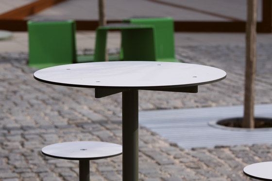 bistrot | Raised outdoor table | Dining tables | mmcité