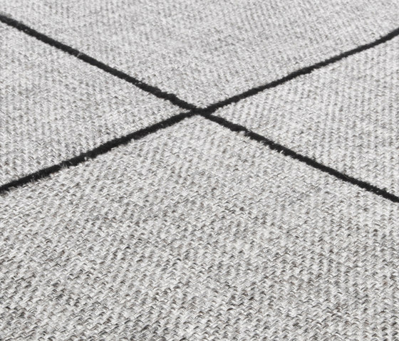 Crossline silver gray | Formatteppiche | Miinu