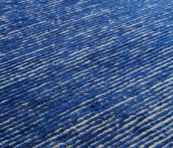 Jaybee solid brilliant blue | Formatteppiche | Miinu